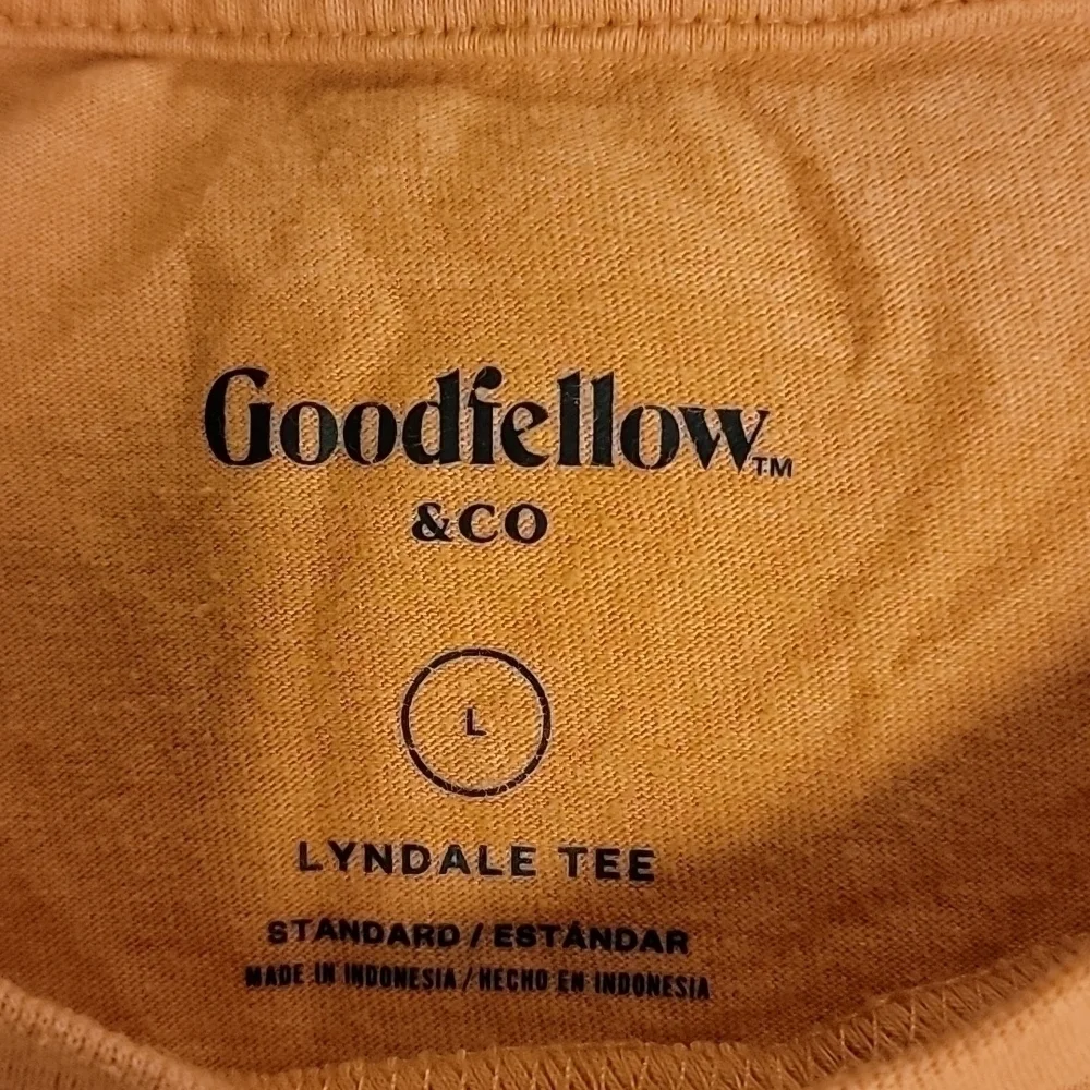 𝅺GOODFELLOWS Co T-shirts Size Large Bundle of 2